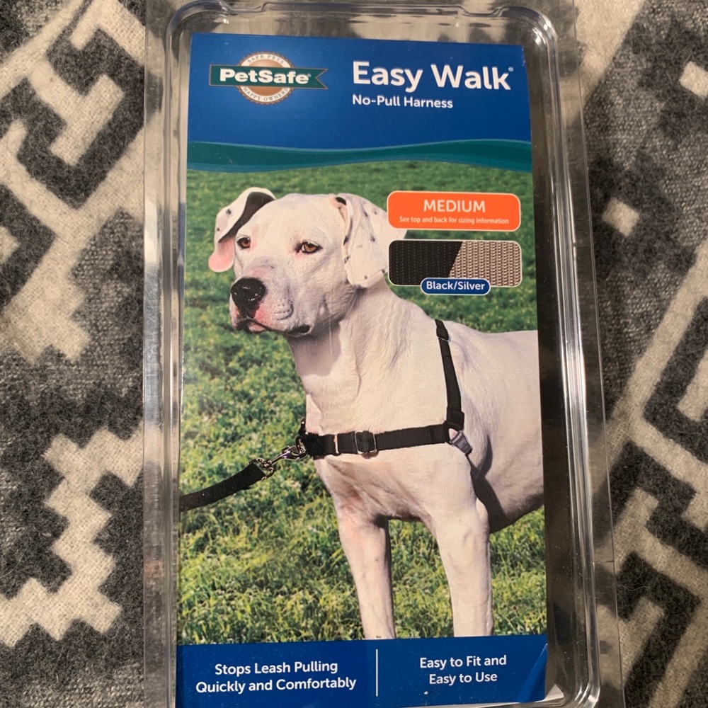 NEW in BOX: Easy Walk No Pull Harness Size: Medium